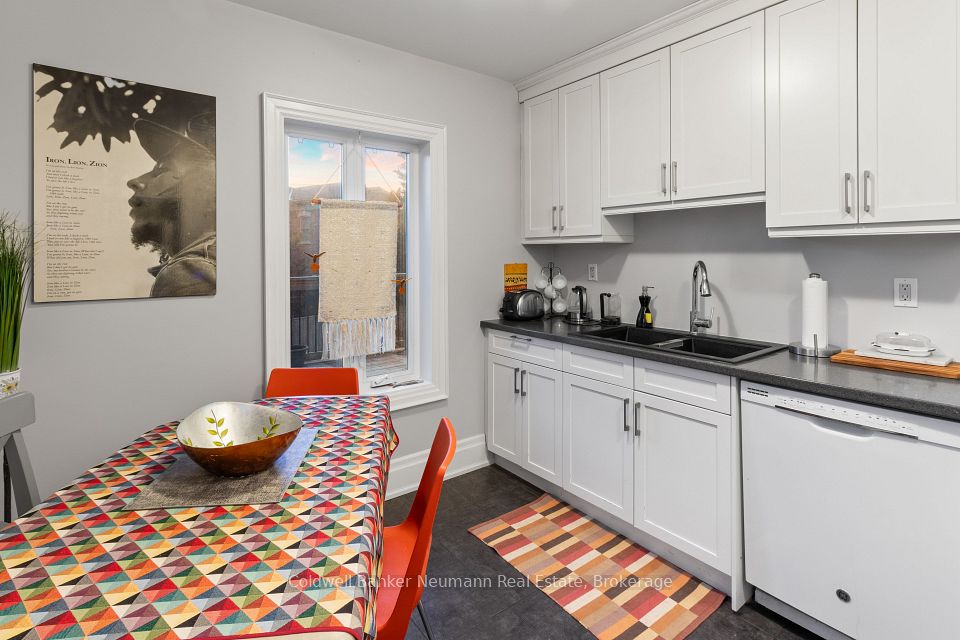 Multiplex at 54 YARMOUTH Street A, Guelph, ON N1H 4G3, Guelph