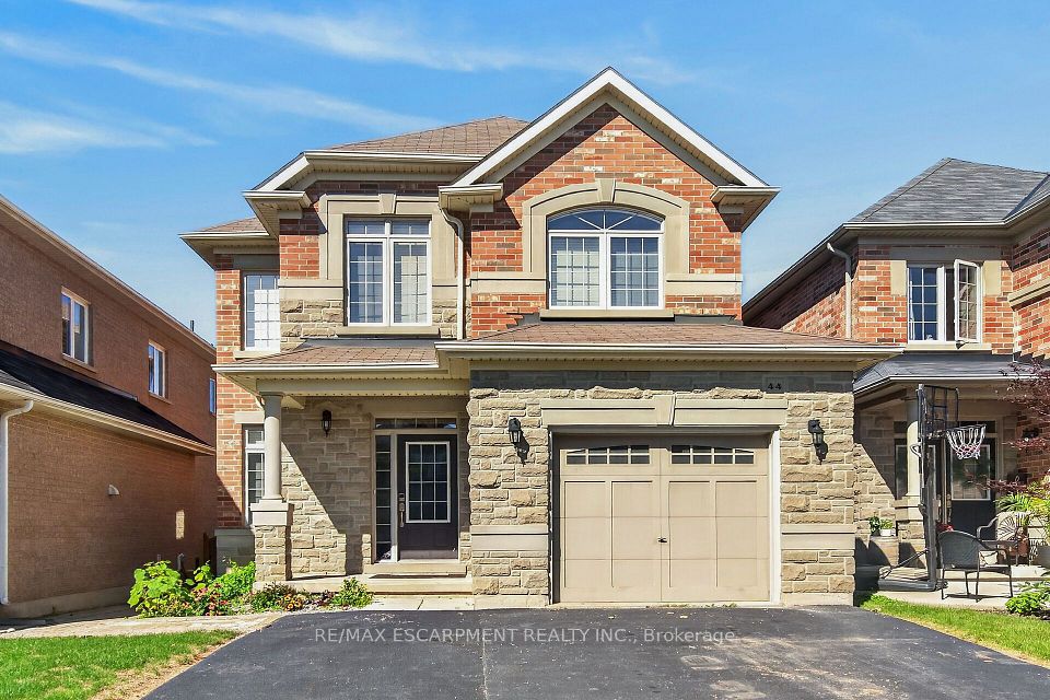 Detached at 44 Matteo Trail, Hamilton, ON L9B 0E6, Hamilton