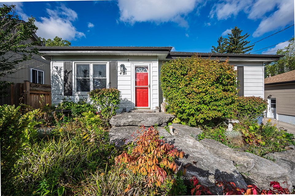 Detached at 43 Lake Avenue N, Hamilton, ON L8E 1L2, Hamilton