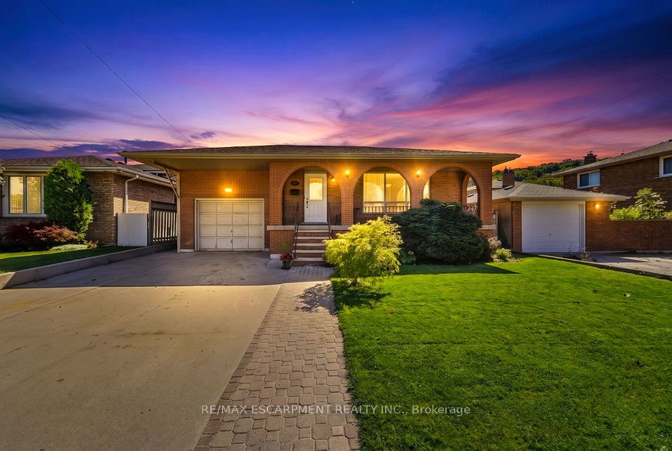 Detached at 139 Glen Valley Drive, Hamilton, ON L8K 6A1, Hamilton