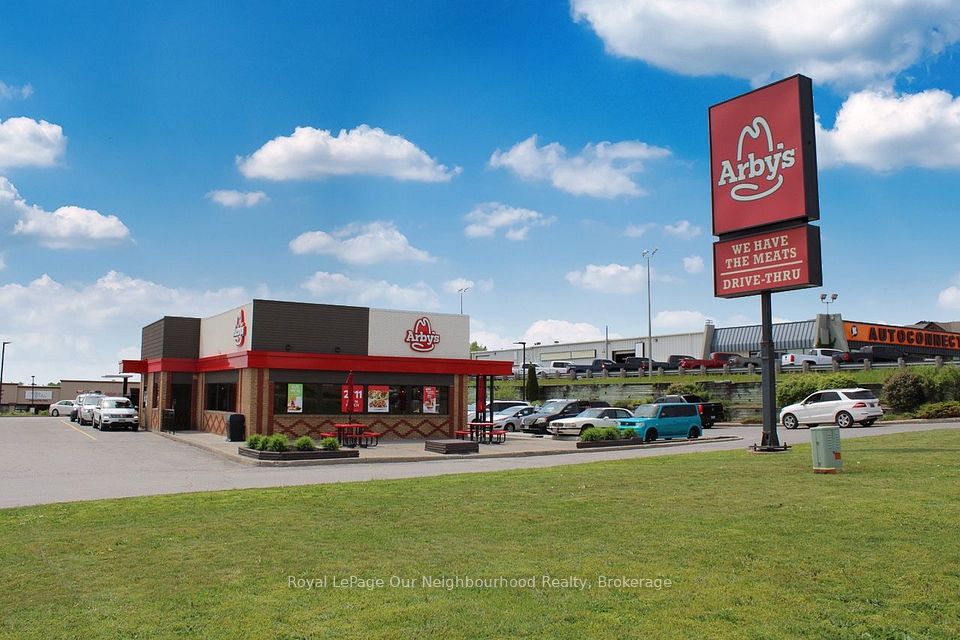 1135 Lansdowne Street W 221, Peterborough, ON K9J 7M2