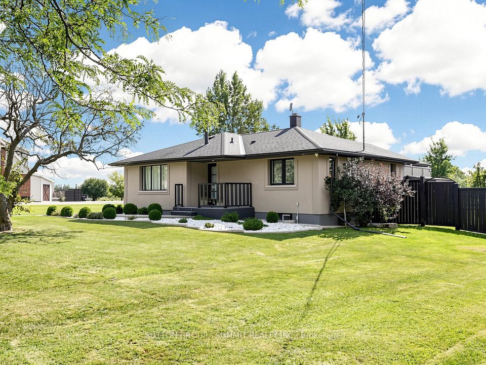 252 MUD Street E, Hamilton, ON L8J 3C5 at 252 MUD Street E, Hamilton, ON L8J 3C5, Hamilton, ON, L8J 3C5