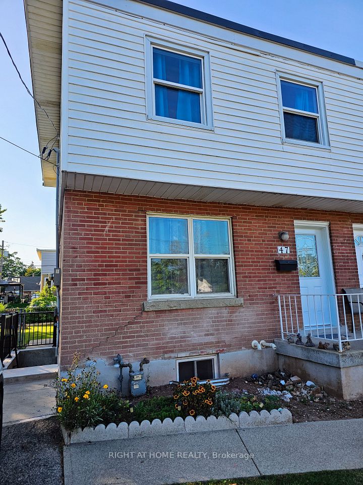 Semi-Detached  at 47 Eastvale Place, Hamilton, ON L8H 1N9, Hamilton