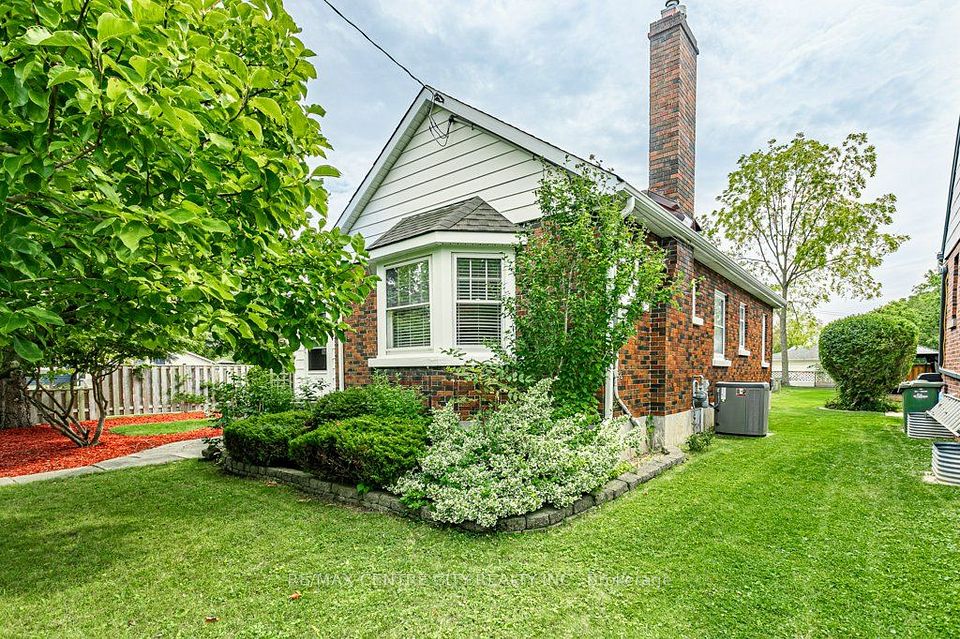 123 1/2 Myrtle Street, St. Thomas, ON N5R 2G2 at 123 1/2 Myrtle Street, St. Thomas, ON N5R 2G2, St. Thomas, ON, N5R 2G2