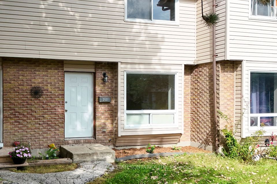 253 Hampton Avenue, Sarnia, ON N7S 4Z2 at 253 Hampton Avenue, Sarnia, ON N7S 4Z2, Sarnia, ON, N7S 4Z2