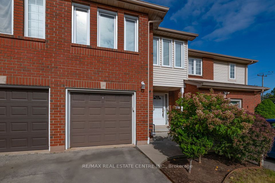 2 Walker Court, Grimsby, ON L3M 5J5 at 2 Walker Court, Grimsby, ON L3M 5J5, Grimsby, ON, L3M 5J5