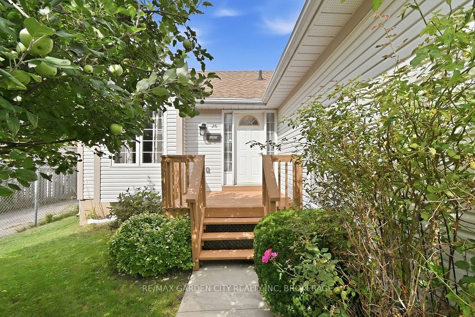 21 B Kelson Avenue N, Grimsby, ON L3M 4C6 at 21 B Kelson Avenue N, Grimsby, ON L3M 4C6, Grimsby, ON, L3M 4C6