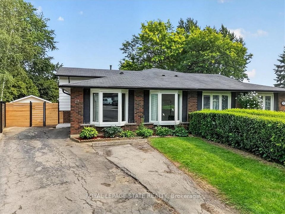 Semi-Detached  at 27 Gretna Court, Hamilton, ON L9C 4V1, Hamilton