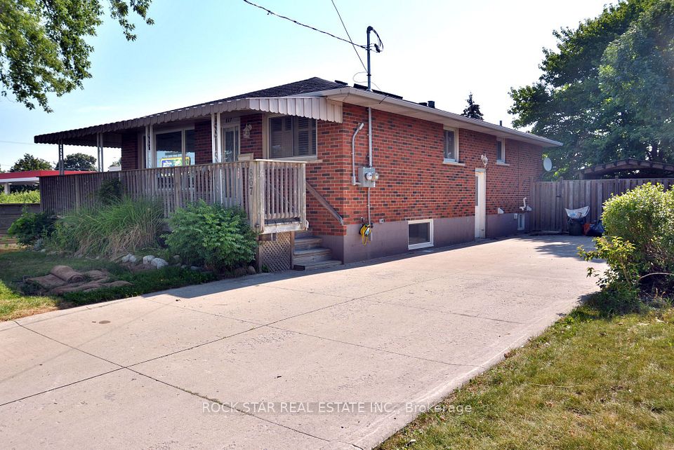 867 Upper Sherman Avenue, Hamilton, ON L8V 3N2