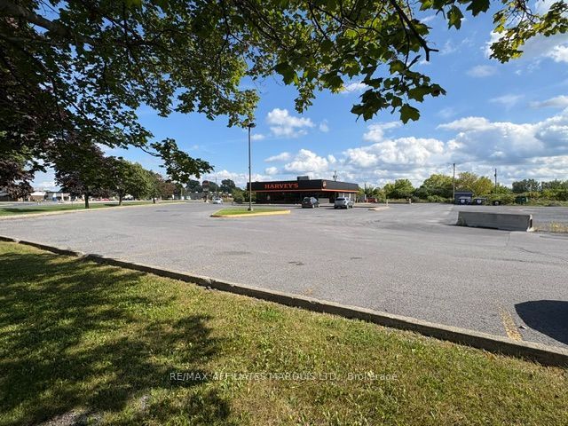 700 Brookdale Avenue, Cornwall, ON K6J 5M2