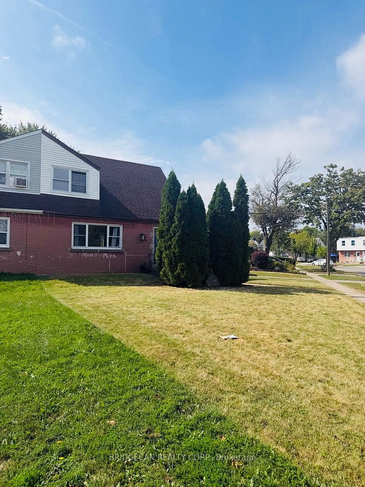 Semi-Detached  at 64 Eastvale Place, Hamilton, ON L8H 1P1, Hamilton