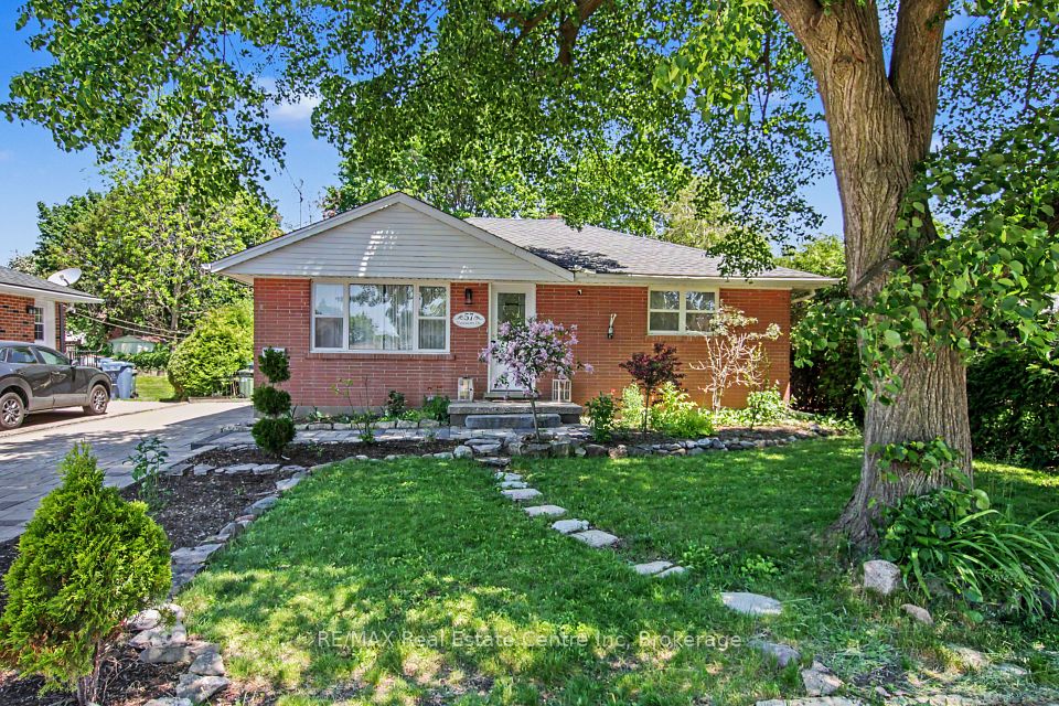 Detached at 57 Vancouver Drive, Guelph, ON N1E 2G1, Guelph