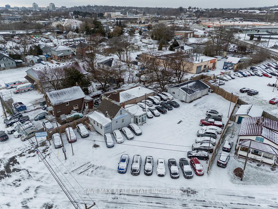4 Beaumont Crescent S, Guelph, ON N1E 6A7