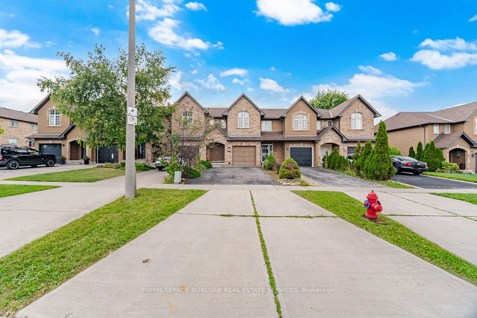 Att/Row/Townhouse at 842 Upper Kenilworth Avenue, Hamilton, ON L8T 5A6, Hamilton
