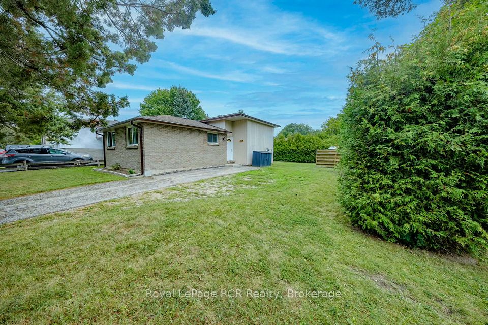 727 Johnston Crescent, Kincardine, ON N2Z 1S5 at 727 Johnston Crescent, Kincardine, ON N2Z 1S5, Kincardine, ON, N2Z 1S5