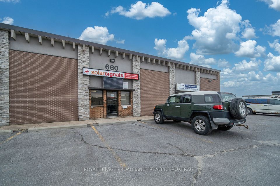 660 Justus Drive Unit B, Kingston, ON K7M 4H4