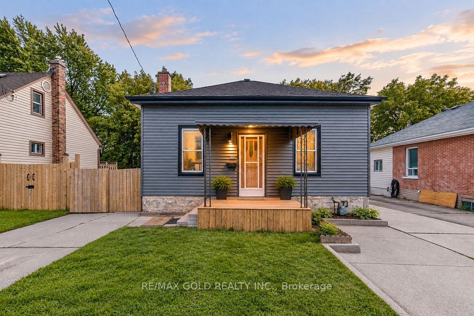 Detached at 108 Norfolk Avenue, Cambridge, ON N1R 3V2, Cambridge