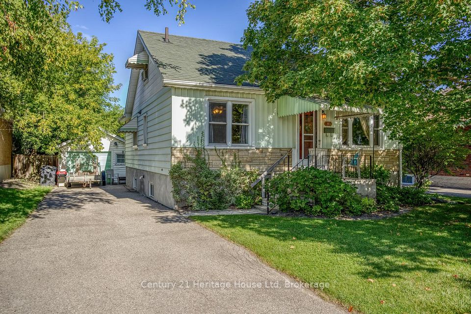 Detached at 91 Merion Street, Guelph, ON N1H 2M1, Guelph