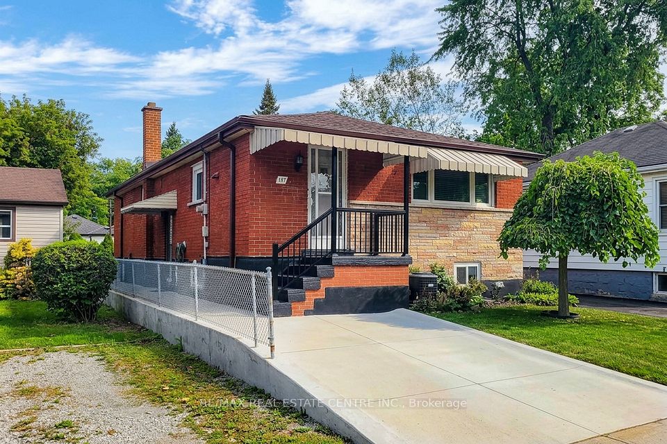 Detached at 137 East 16th Street, Hamilton, ON L9A 4J4, Hamilton