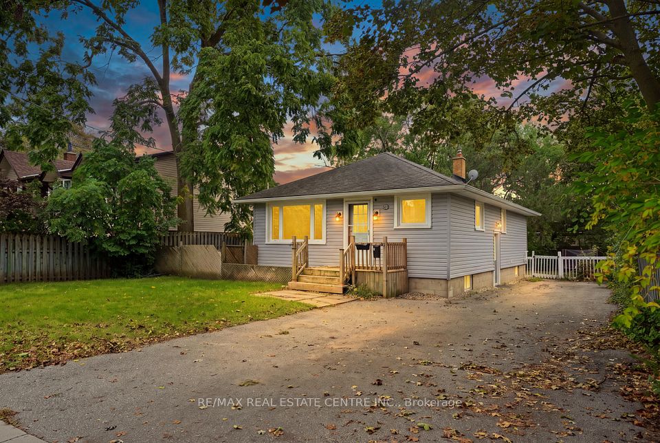 Detached at 226 Delhi Street, Guelph, ON N1E 4K2, Guelph