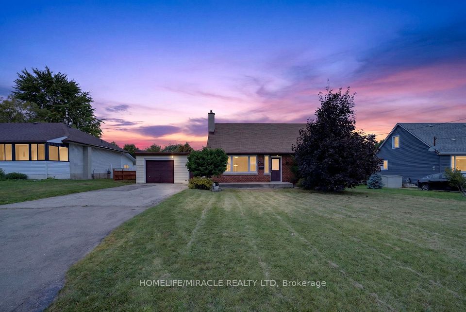 Detached at 176 Avalon Place, Kitchener, ON N2M 4N8, Kitchener