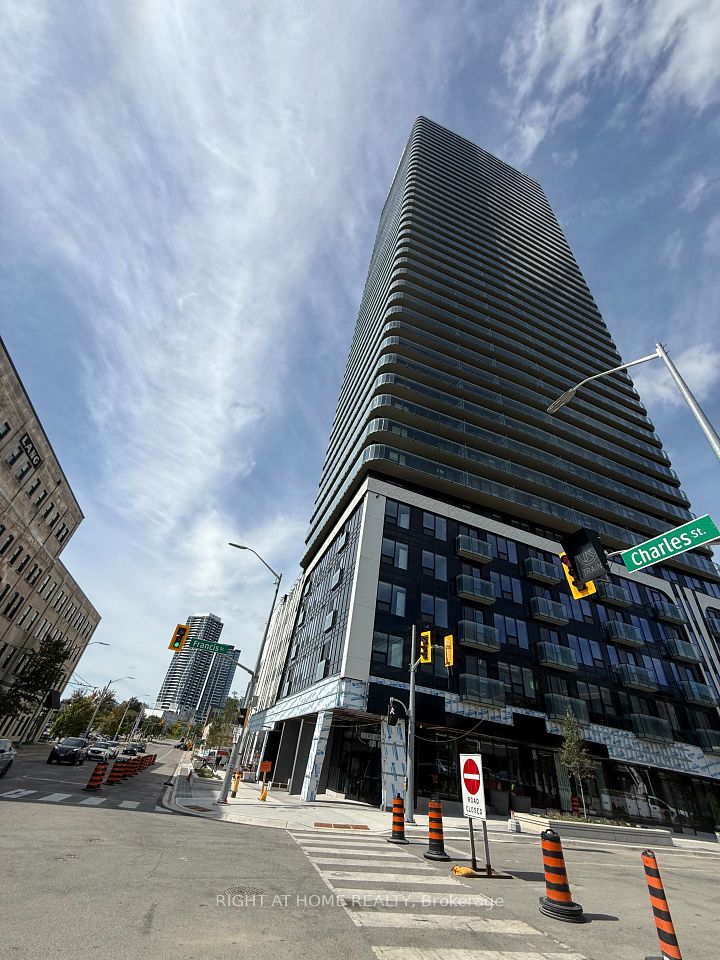 Condo Apartment at 30 Francis Street S 405, Kitchener, ON N2G 0H1, Kitchener