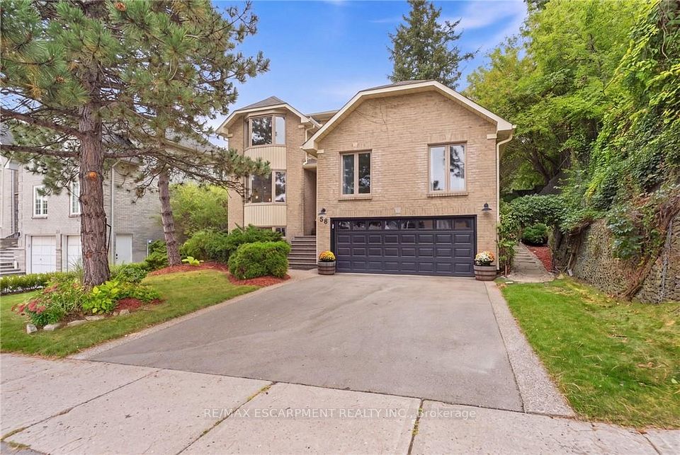 Detached at 28 Seymour Drive, Hamilton, ON L9G 4N1, Hamilton