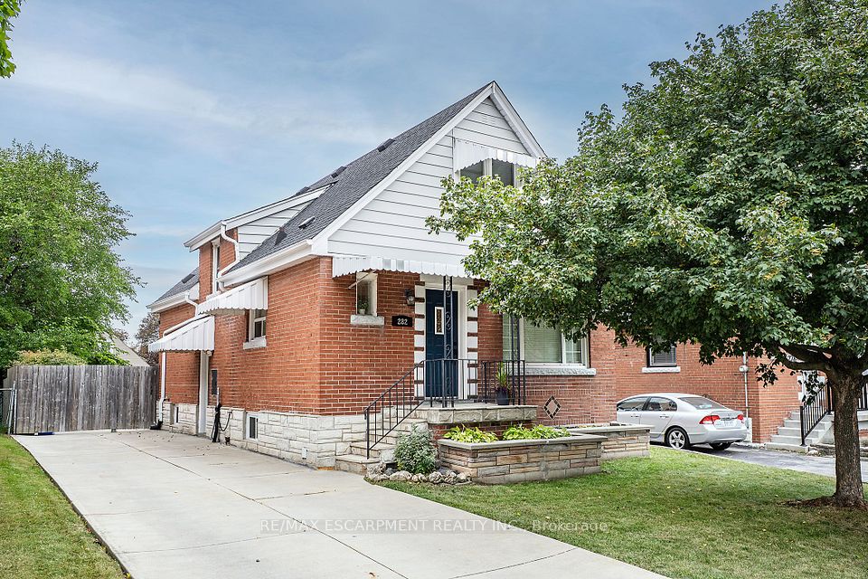 Detached at 282 East 13th Street, Hamilton, ON L9A 3Z9, Hamilton