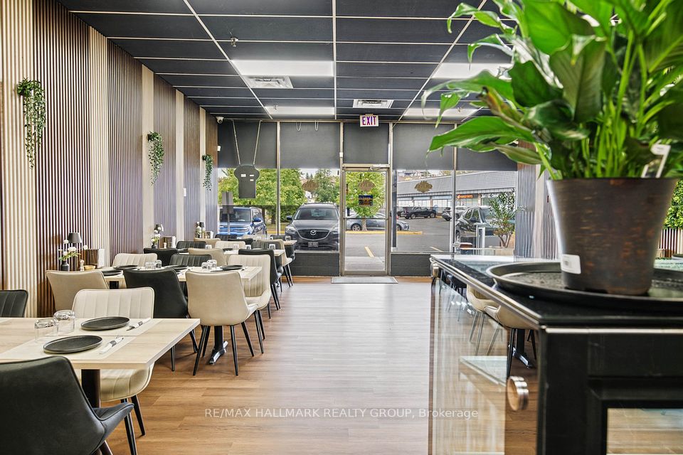 3310 Mccarthy Road, Hunt Club - Windsor Park Village and Area, ON K1V 9S1