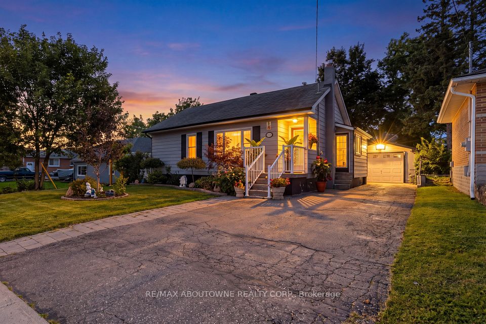 Detached at 8 Wauchope Avenue, Cambridge, ON N1R 1A5, Cambridge