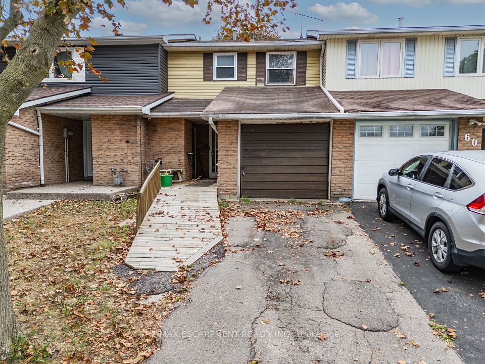 Att/Row/Townhouse at 62 Gledhill Crescent, Hamilton, ON L9C 6H4, Hamilton