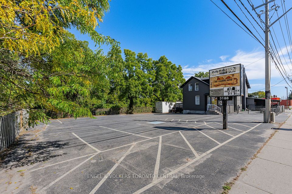 3188 King Street E, Kitchener, ON N2A 1B3