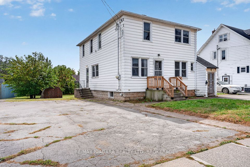 6520 Barker Street, Niagara Falls, ON L2G 1Y7