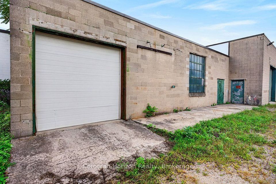 182 Chatham Street, Hamilton, ON L8P 2B6