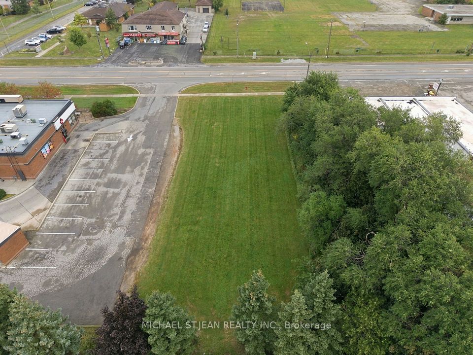 1242 Highway 8, Hamilton, ON L8E 5K3