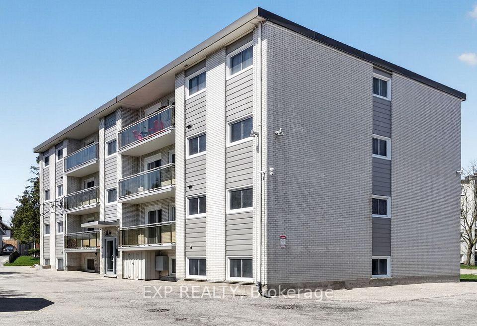 81 Kenwood Drive, Kitchener, ON N2B 3H3
