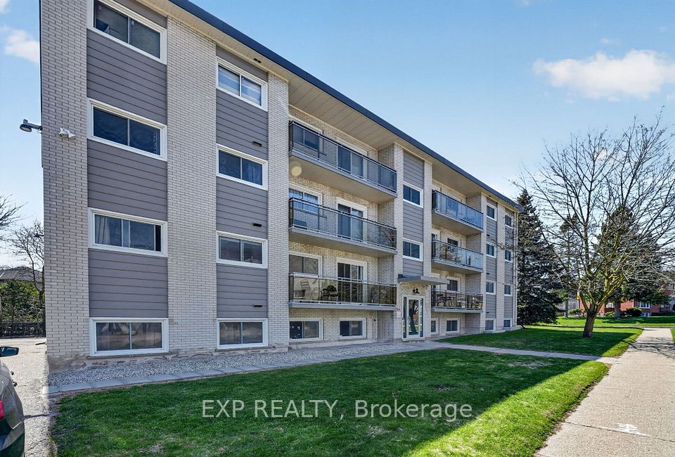 81 Kenwood Drive, Kitchener, ON N2B 3H3