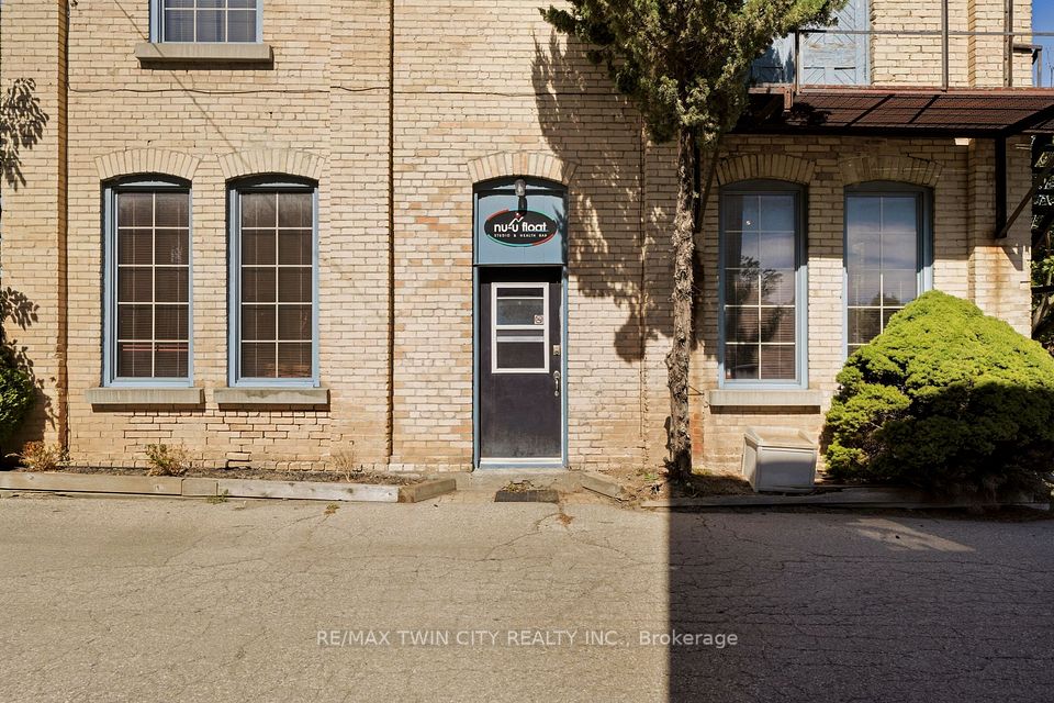 200 Grand River Avenue Back, Brantford, ON N3T 4X9