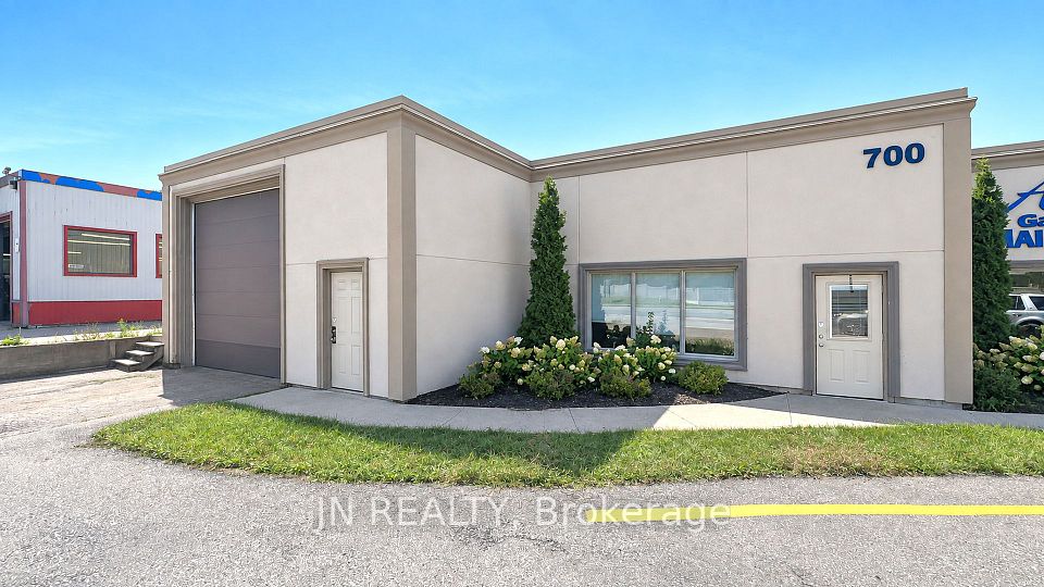 700 Franklin Boulevard E Unit 102, Cambridge, ON N1R 7Z1