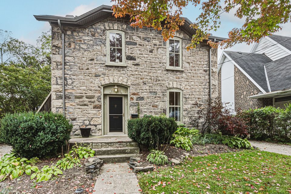 Detached at 75 Pollock Avenue, Cambridge, ON N1R 2B4, Cambridge