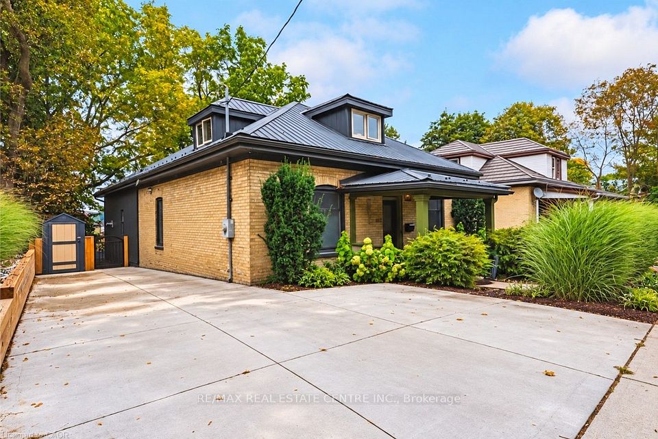 Detached at 103 Courtney Street, Cambridge, ON N3C 1S2, Cambridge