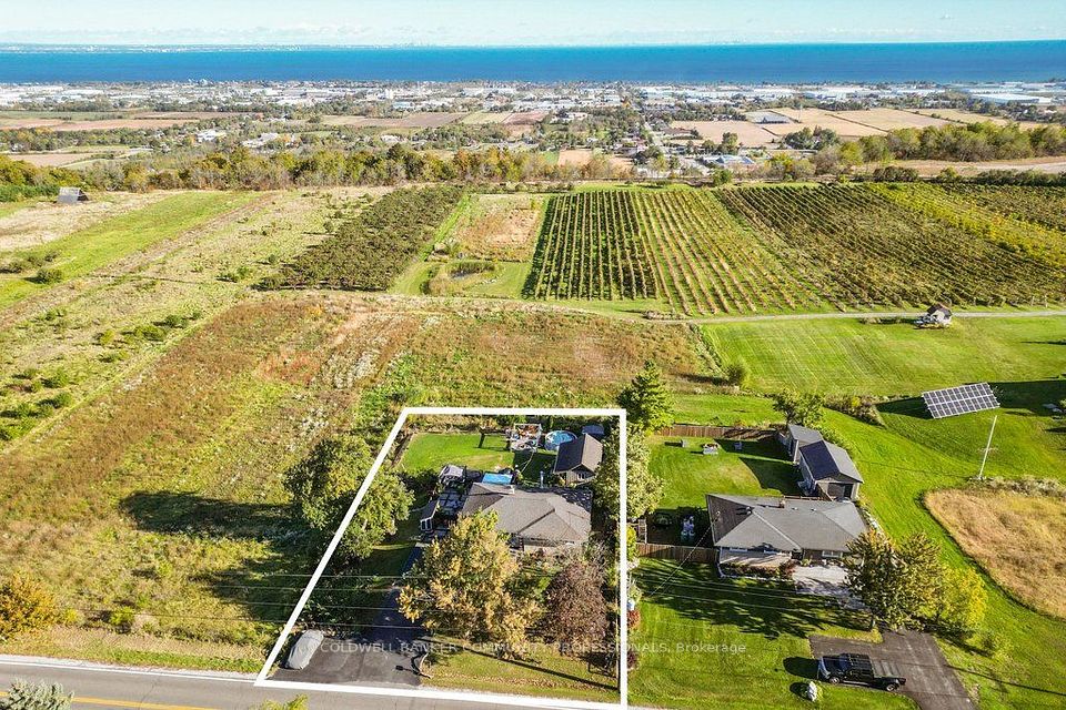 Detached at 919 Ridge Road, Hamilton, ON L8J 2Y4, Hamilton