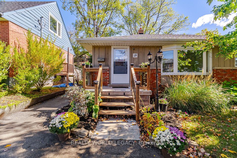 Detached at 18 Delsey Street, Hamilton, ON L9H 1S1, Hamilton