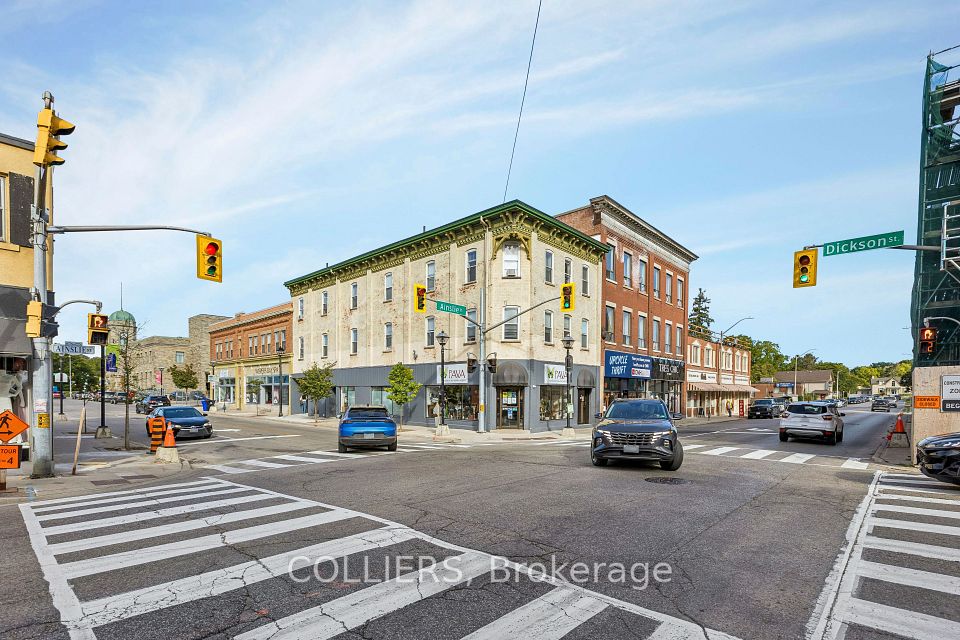 30 Dickson Street, Cambridge, ON N1R 1T4