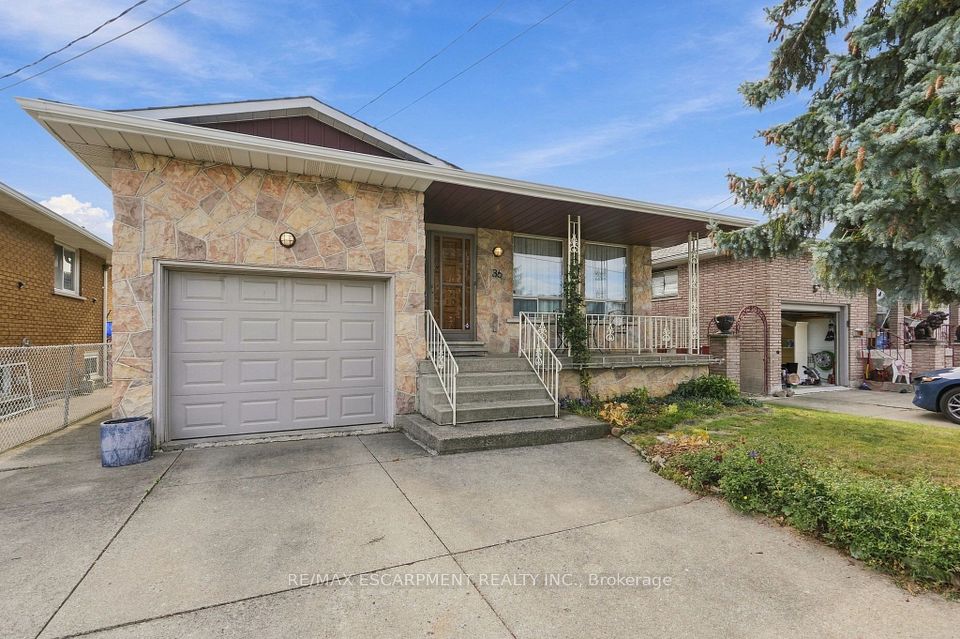 Detached at 36 Algonquin Court, Hamilton, ON L8T 4T3, Hamilton