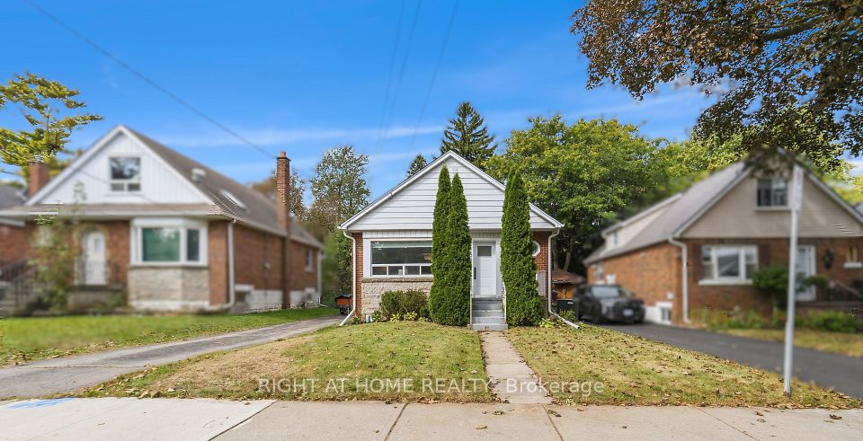 Detached at 206 East 19th Street, Hamilton, ON L9A 4S5, Hamilton