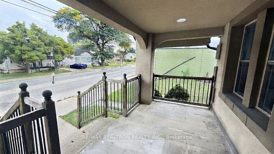 1379 Prince Road, Windsor, ON N9C 3A6