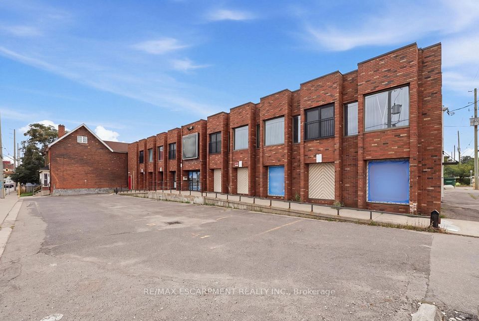 98 Barton Street E, Hamilton, ON L8L 2V9