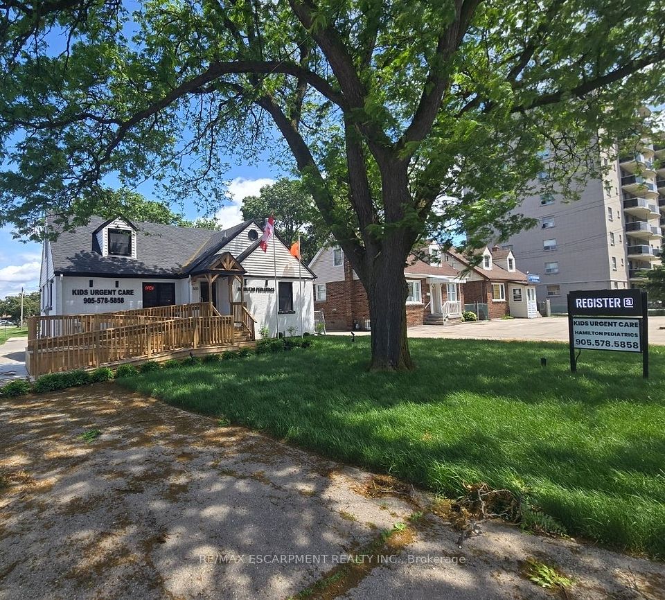 531 Queenston Road 2, Hamilton, ON L8K 1J7