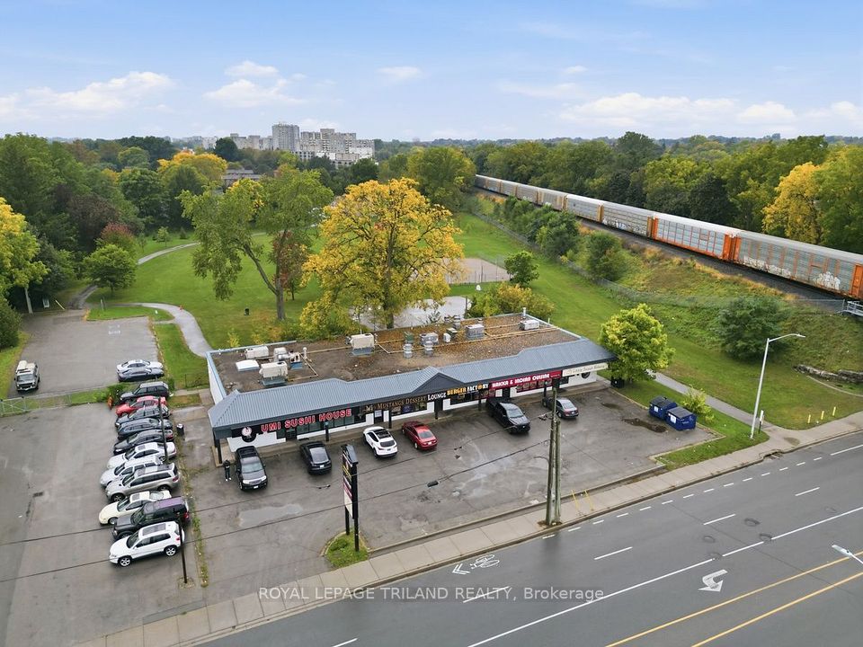 276 Wharncliffe Road N, London North, ON N6H 2C3